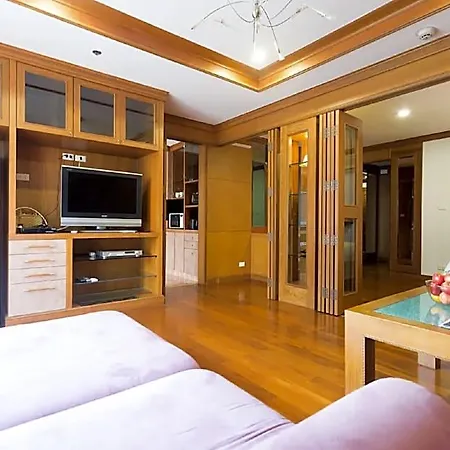 Thong Lo Cozy Haven: Charming 60 Sqm Home