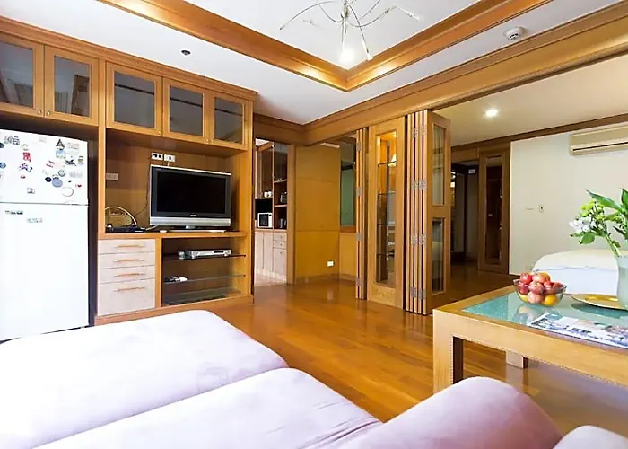 Thong Lo Cozy Haven: Charming 60 Sqm バンコク都