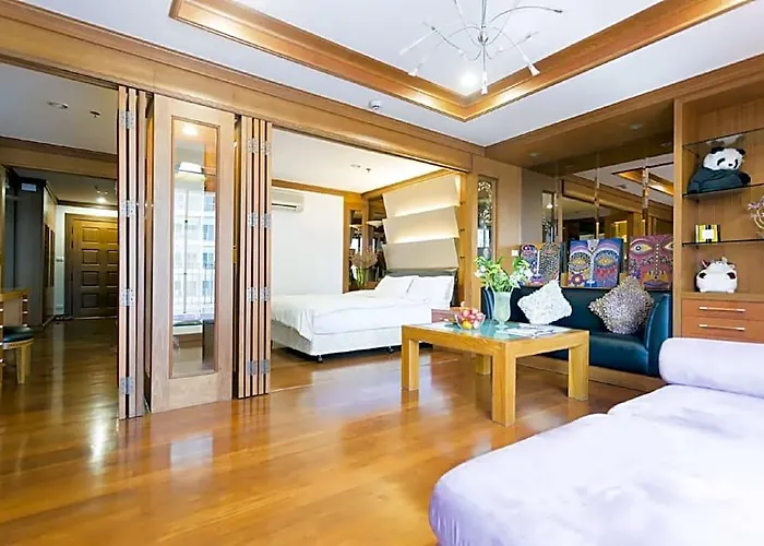 Thong Lo Cozy Haven: Charming 60 Sqm ホテル 3*
