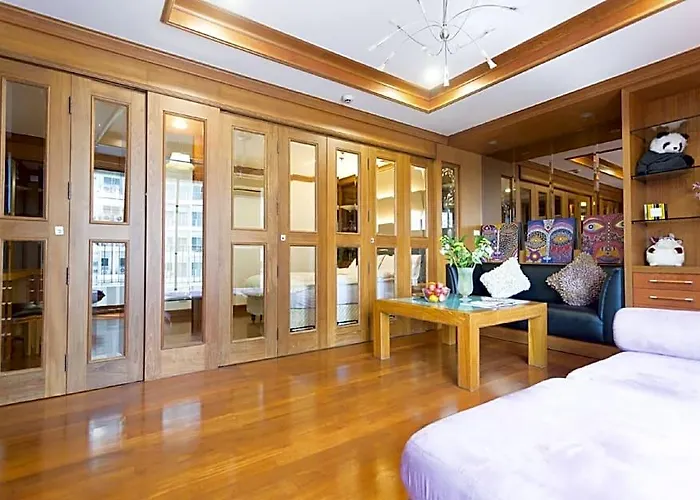 Thong Lo Cozy Haven: Charming 60 Sqm バンコク都