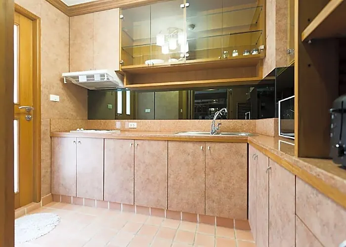 ホテル Thong Lo Cozy Haven: Charming 60 Sqm バンコク都